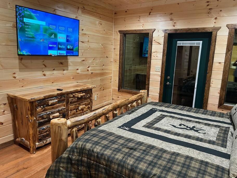 * * 4 Master Bedrooms, Views, Theater, Arcade, Evc 개틀린버그 외부 사진