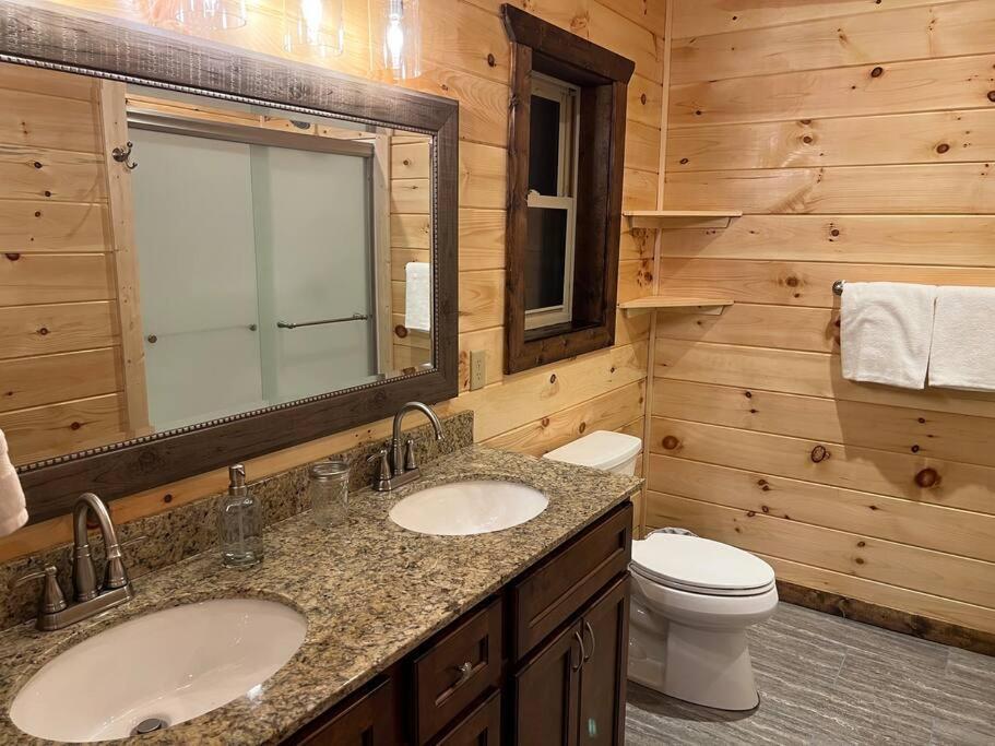 * * 4 Master Bedrooms, Views, Theater, Arcade, Evc 개틀린버그 외부 사진