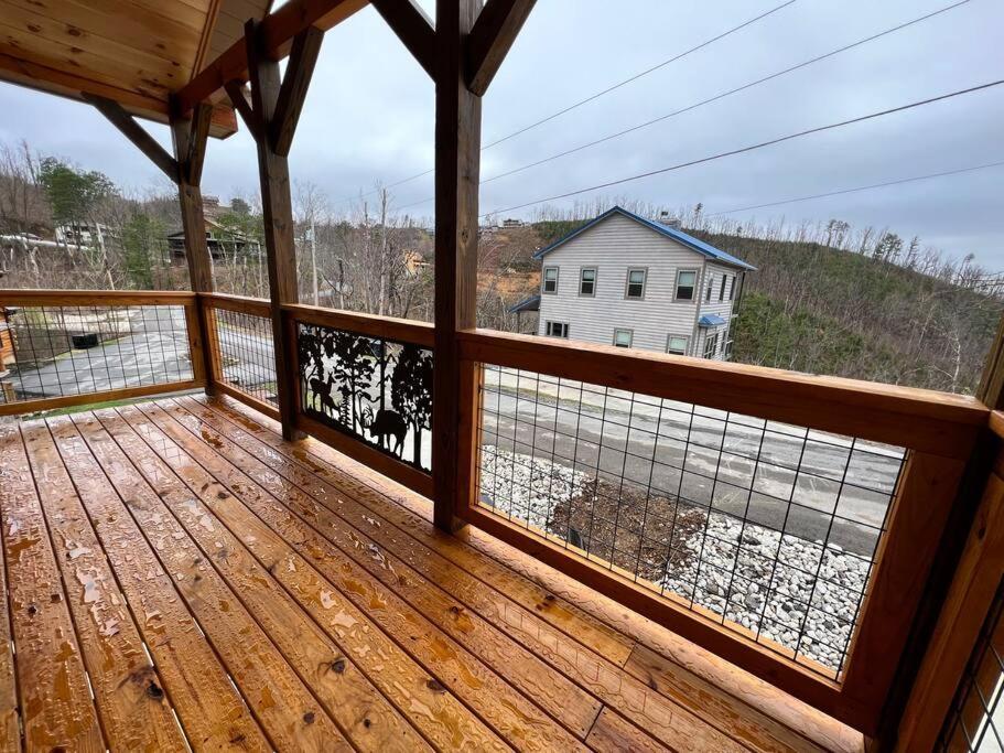 * * 4 Master Bedrooms, Views, Theater, Arcade, Evc 개틀린버그 외부 사진