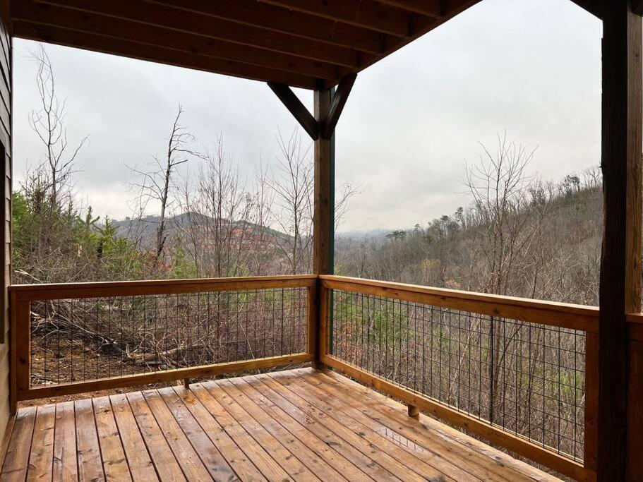 * * 4 Master Bedrooms, Views, Theater, Arcade, Evc 개틀린버그 외부 사진