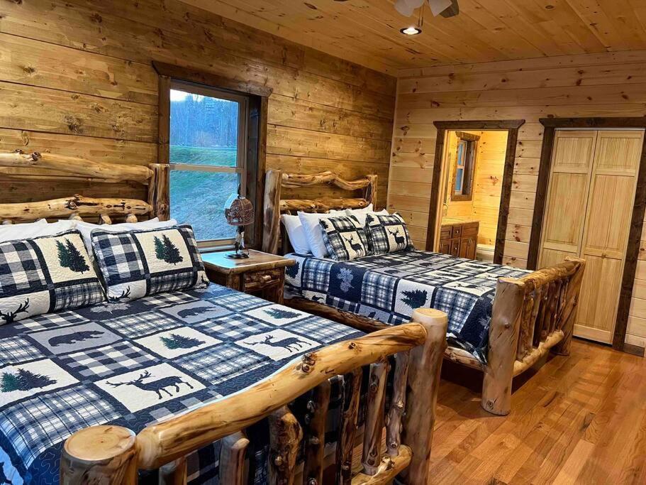 * * 4 Master Bedrooms, Views, Theater, Arcade, Evc 개틀린버그 외부 사진