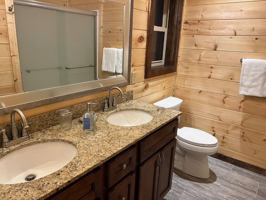 * * 4 Master Bedrooms, Views, Theater, Arcade, Evc 개틀린버그 외부 사진