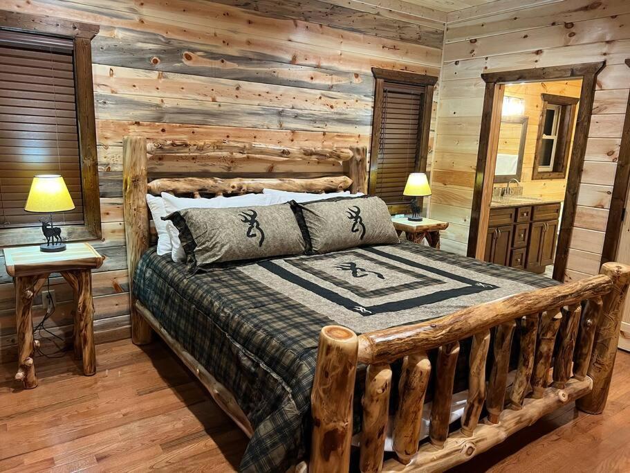 * * 4 Master Bedrooms, Views, Theater, Arcade, Evc 개틀린버그 외부 사진