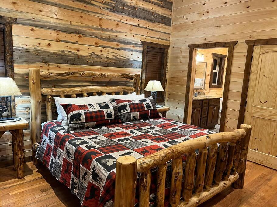 * * 4 Master Bedrooms, Views, Theater, Arcade, Evc 개틀린버그 외부 사진