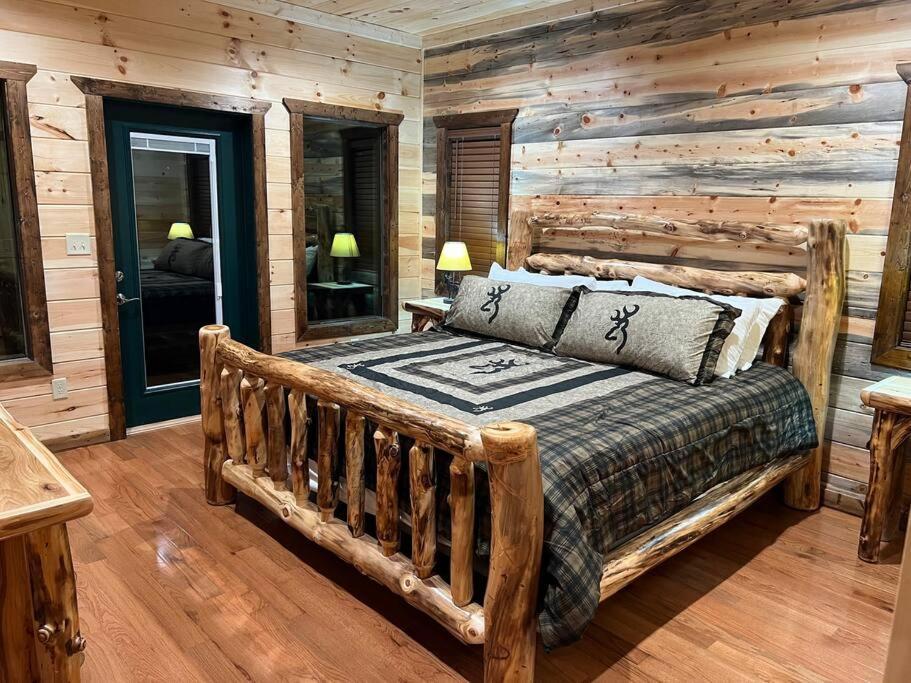 * * 4 Master Bedrooms, Views, Theater, Arcade, Evc 개틀린버그 외부 사진
