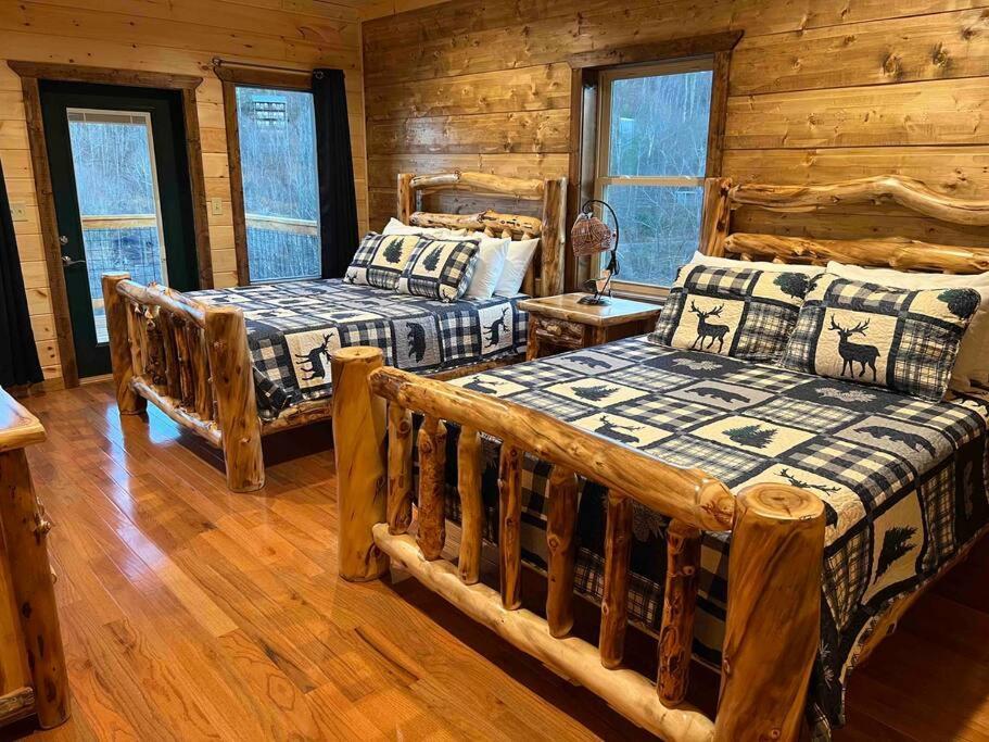 * * 4 Master Bedrooms, Views, Theater, Arcade, Evc 개틀린버그 외부 사진